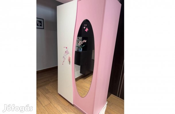 Akasztós szekrény gyerek