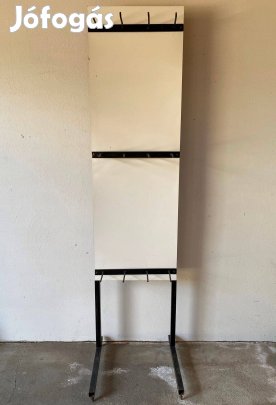 Akasztós szerszámtároló állvány