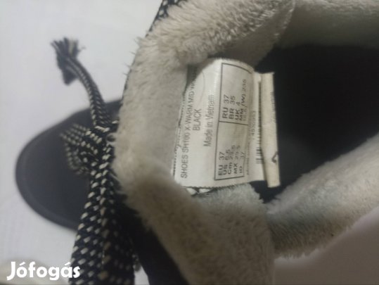 Akció!Hosszú szárú,fekete színű,37- es vízálló cipő,