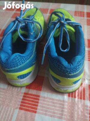 Akció! 20 százalékkal olcsóbban!Karrimor sport cipő 37-es méretű 