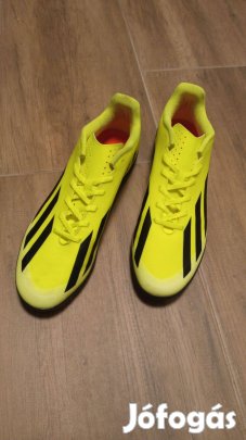 Akció! Adidas műfüves cipő