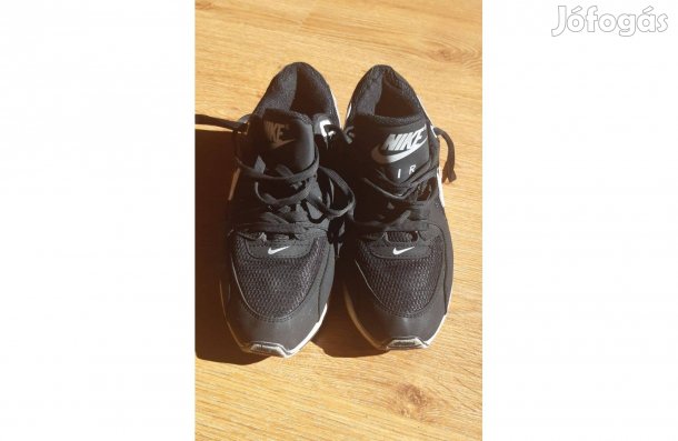 Akció! Kényelmes 39-es sportcipő eladó