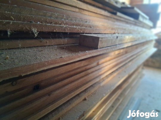 Akció!!! 400 nm Vörösfenyő Szárított, szélezett deszka