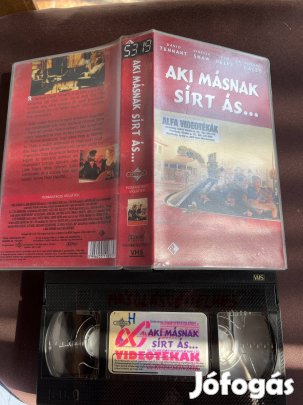 Aki másnak sirt ás romantikus vhs 