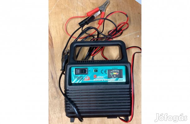 Akkumlátor töltő