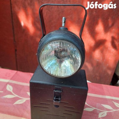 Akkumlátoros lámpa retro