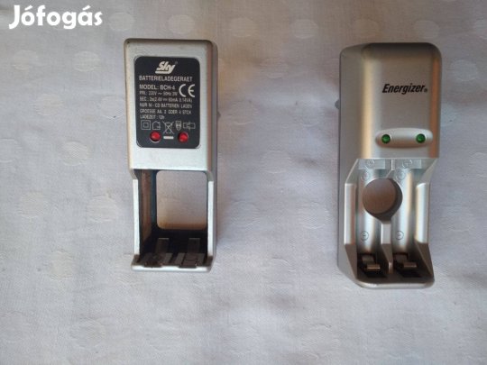 Akkumulátor töltő AAA akkumulátorokhoz