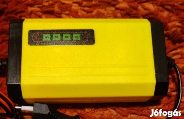 Akkumulátor töltő. 12 volt. 2A, max 3A. Új, regeneráló töltő