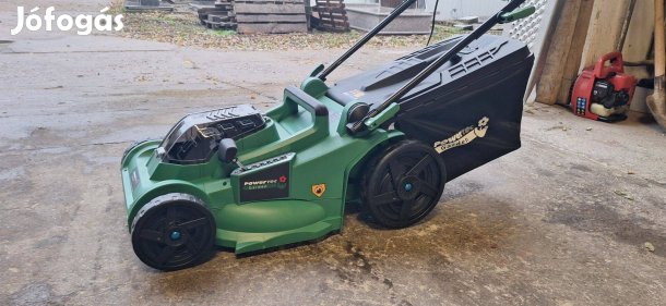 Akkumulátoros fűnyíró