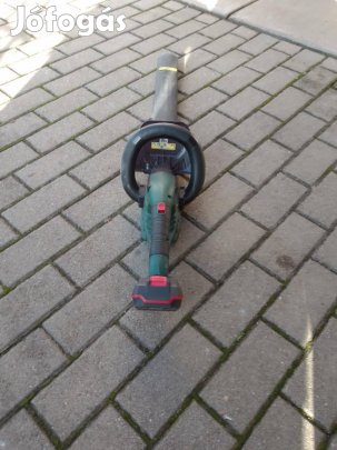 Akkumulátoros sövény nyíró 