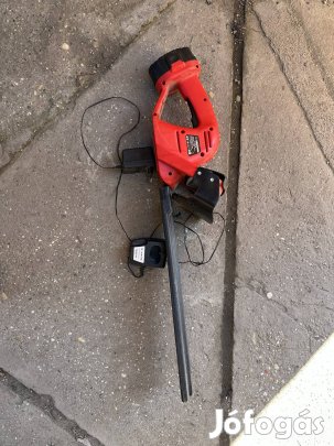 Akkus sövényvágó