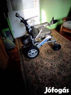 Akumlátoros kerekesszék