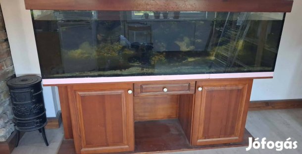 Akvárium 495 literes bútorral