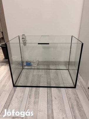 Akvárium tartozékokkal