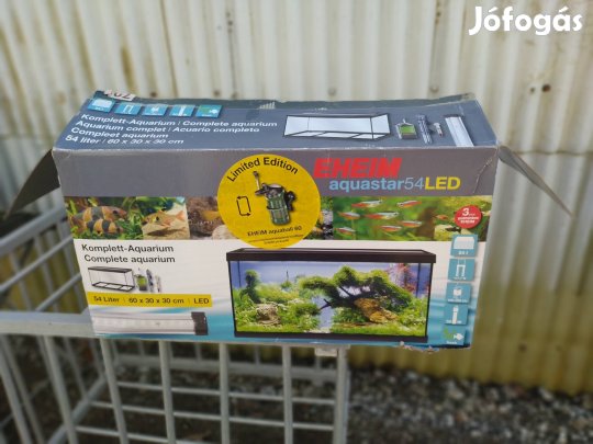 Akvarium teljes berendezésel 