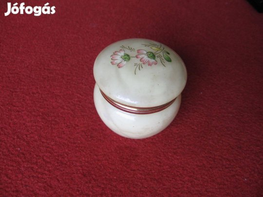 Alabástrom kozmetikai tégely