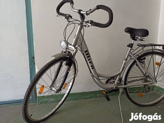 Alacsony vázas női trekking kerékpár