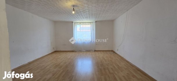 Alapi 76 nm-es ház eladó