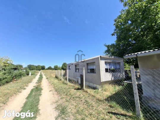 Albertirsai 2525 nm-es telek eladó