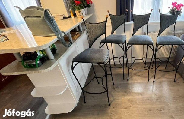 Albertirsán eladó bárszékek