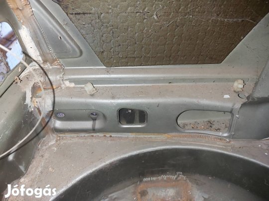 Alfa 75 karosszéria