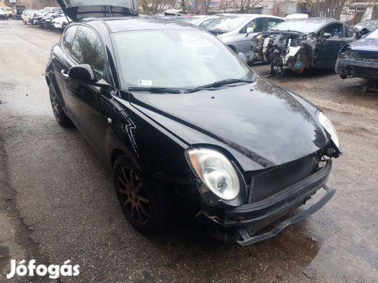 Alfa Mito karosszéria elemei fekete