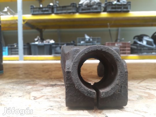 Alfa Romeo 166 Bal Első Lengéscsillapító Tartó