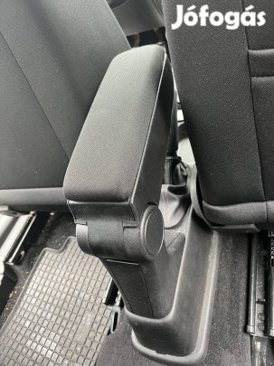 Alfa Romeo Mito középső kartámasz 