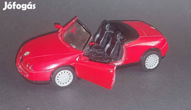 Alfa Romeo Spider 1997 1:32 hátrahuzós motorral autó kocsi