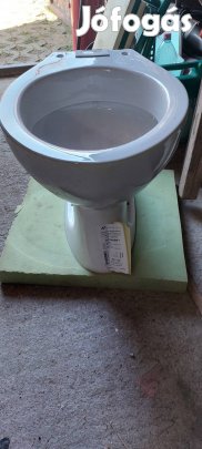 Alföldi alsókifojású wc csésze Geberit tartály