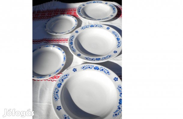 Alföldi magyaros kék mintás tányérok pótlásnak