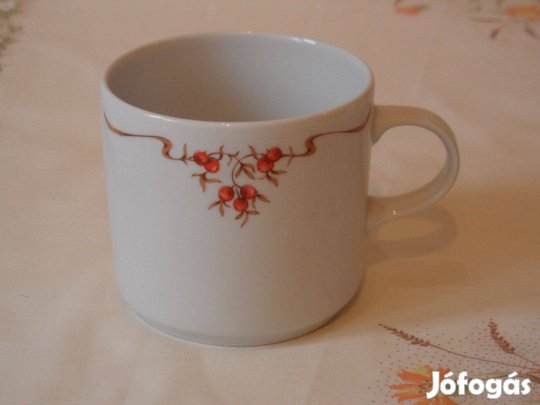 Alföldi porcelán csipkebogyós csésze, bögre
