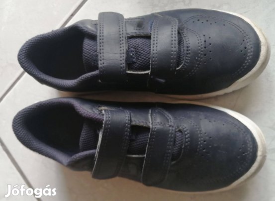 Alig használt 32-es fiú tépőzáras cipő jó állapotban eladó