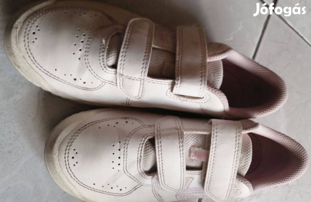 Alig használt tépőzáras 35-ös fehér lányos sportcipő eladó