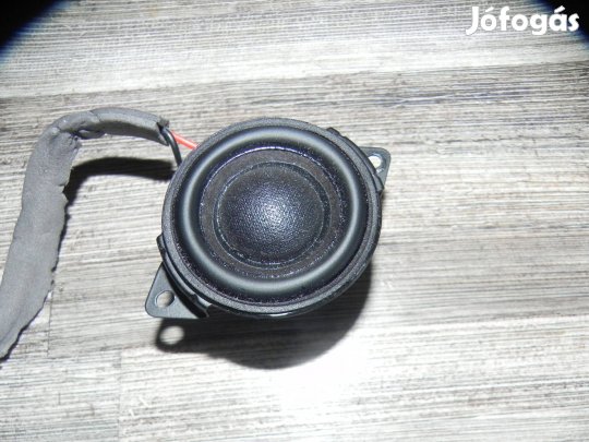 Alkalmas surround-effekthangszóróként, mini sub-sat rendszerhez. akár