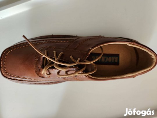Alkalmi barna utcai cipő új dobozában 42-es