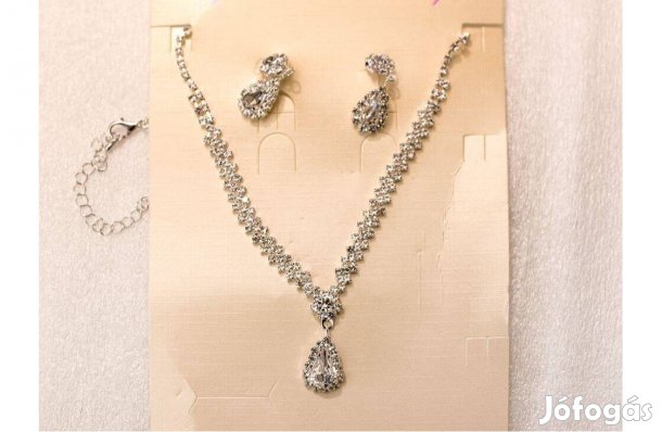 Alkalmi ékszer szett, Csepp alakú medálos Nyakék fülbevalóval