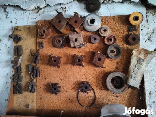 Alkatrészek + 380v-os körfűrész + körfűrész korongok + marókések