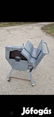 Alko 220 V-os billenővájus körfűrész hintafűrész rönkfűrész