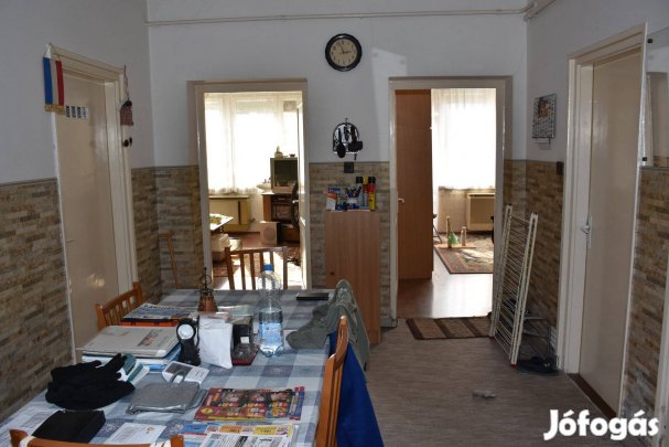 Alkotás utcában 94 m2, földszinti lakás garázzsal eladó!