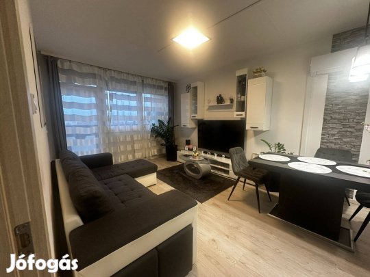 Alkuképes! Debrecen Újkertben felújított 2 szobás lakás eladó