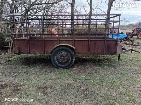 Állatszállító eladó.