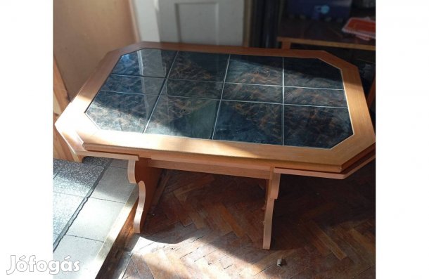 Állítható dohányzó asztal