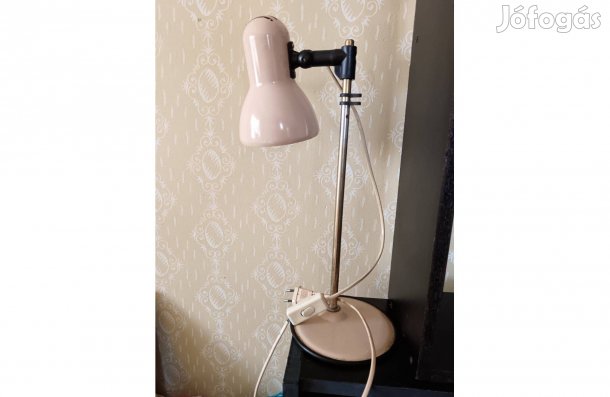 Állítható magasságú asztali lámpa