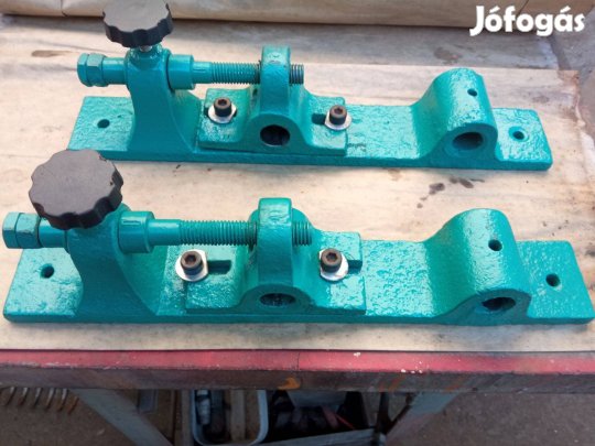 Állítható szölő daráló csapágyház