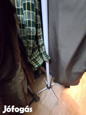 Álló fogas eladó 11.ker Bikás parknál, csak személyes átvétel