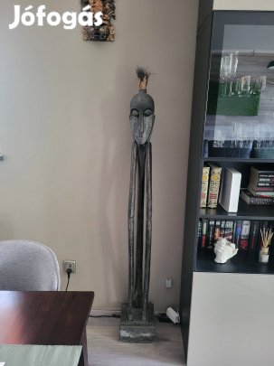 Álló szobor fából