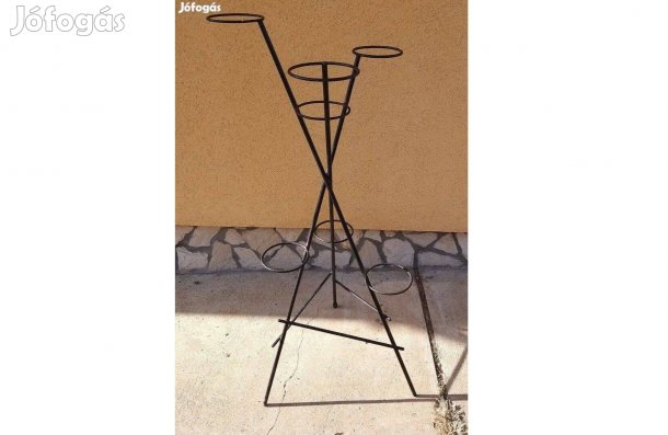 Álló vas virágtartó állvány