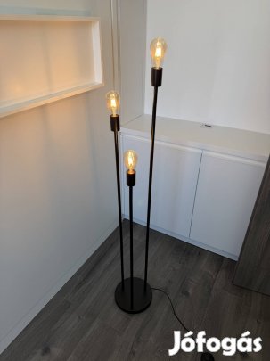 Állólámpa, fekete, 3 ágú, lábkapcsolós