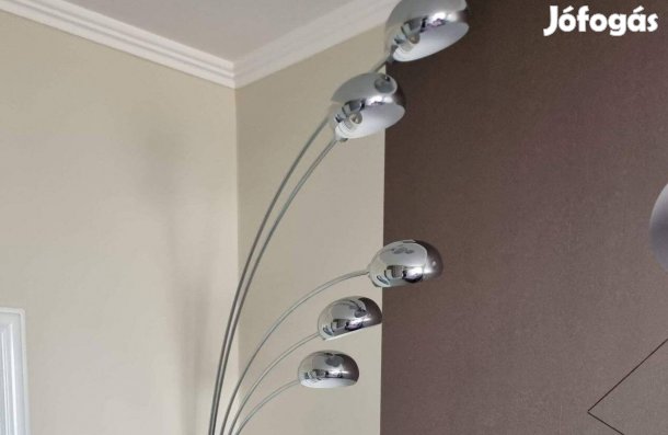 Állólámpa fém-ezüst eladó!